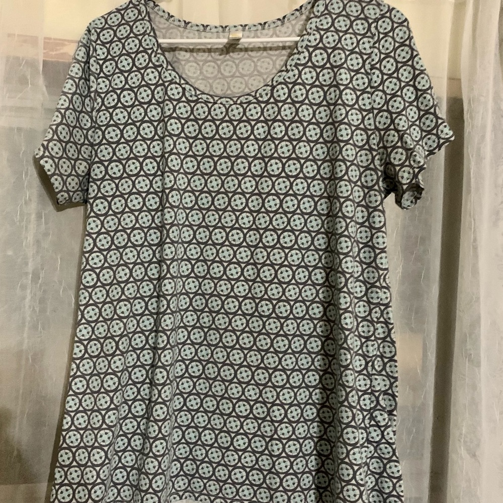 Lularoe womens size large geometric patterned shirt